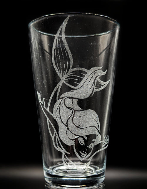 Load image into Gallery viewer, MARINE &amp; OCEAN Pint Glasses by LumEngrave
