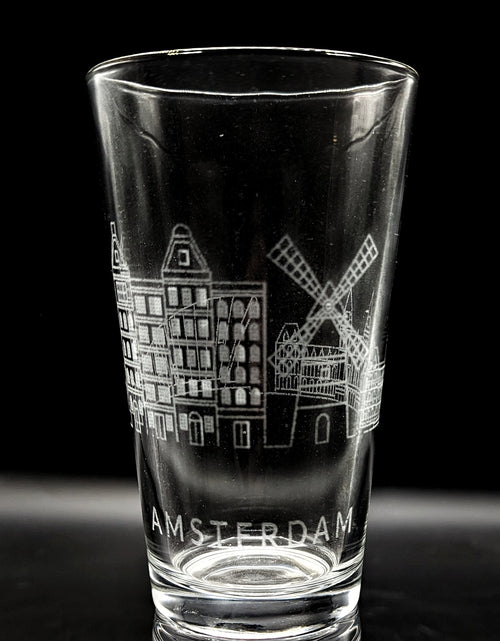 Load image into Gallery viewer, CITY SKYLINES Pint Glasses by LumEngrave
