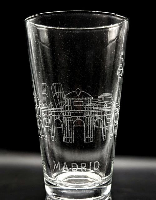 Load image into Gallery viewer, CITY SKYLINES Pint Glasses by LumEngrave
