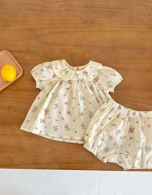 Load image into Gallery viewer, Baby Girl Floral Print Doll Collar Design Tops Combo Shorts Sets In Summer by MyKids-USA™
