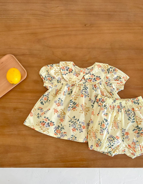 Load image into Gallery viewer, Baby Girl Floral Print Doll Collar Design Tops Combo Shorts Sets In Summer by MyKids-USA™
