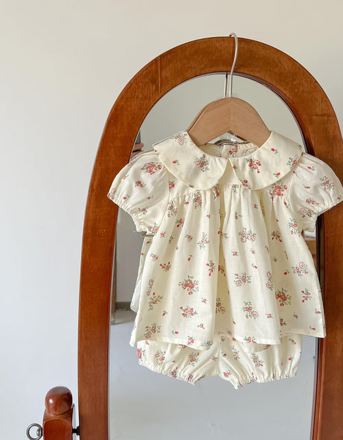 Load image into Gallery viewer, Baby Girl Floral Print Doll Collar Design Tops Combo Shorts Sets In Summer by MyKids-USA™
