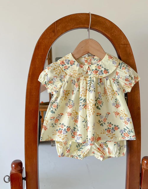 Load image into Gallery viewer, Baby Girl Floral Print Doll Collar Design Tops Combo Shorts Sets In Summer by MyKids-USA™
