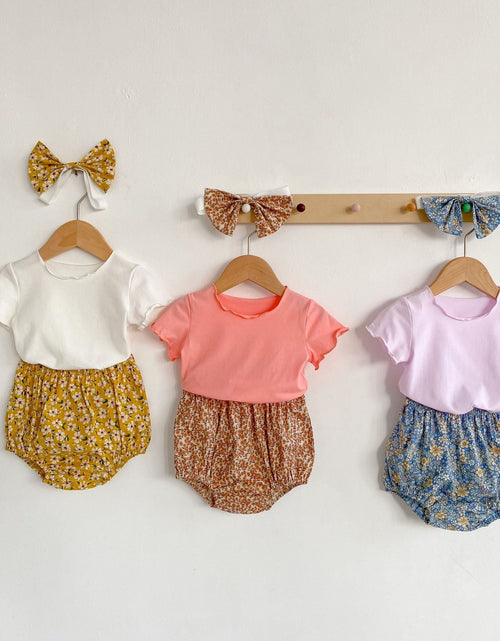 Load image into Gallery viewer, Baby Girl Solid Color Wooden Ear Design T-Shirt Combo Floral Shorts 2-Pieces Sets by MyKids-USA™
