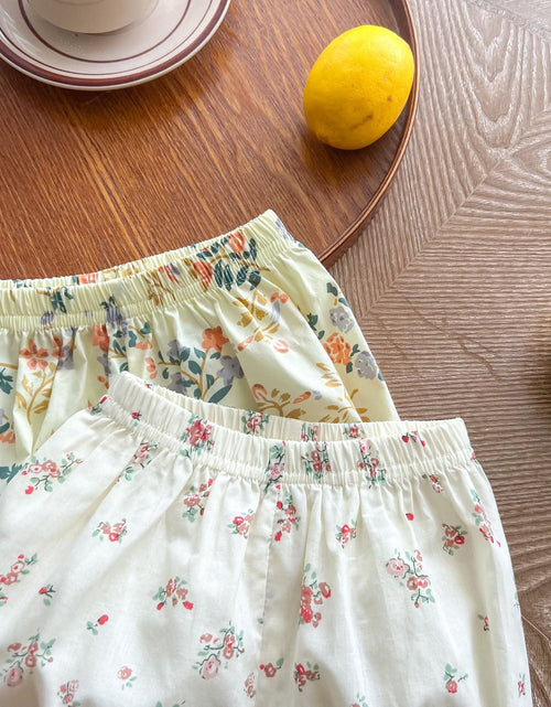 Load image into Gallery viewer, Baby Girl Floral Print Doll Collar Design Tops Combo Shorts Sets In Summer by MyKids-USA™
