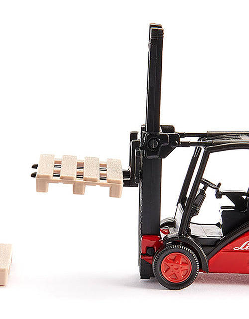 Load image into Gallery viewer, Linde Forklift Truck Red with 2 Pallet Accessories 1/50 Diecast Model by Siku
