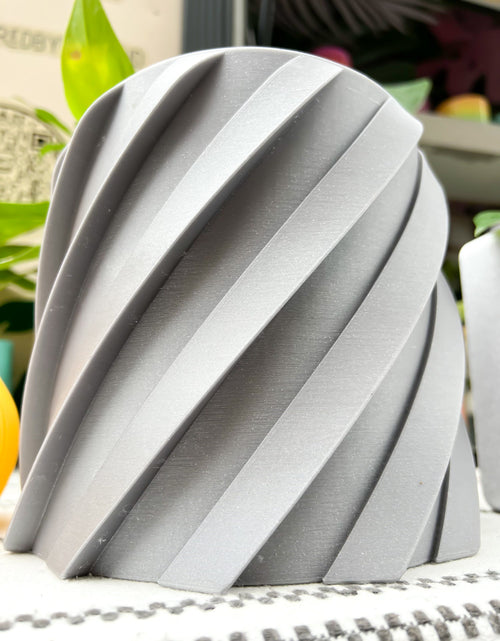 Load image into Gallery viewer, Thicc Spiral Plant Pot by Rosebud HomeGoods
