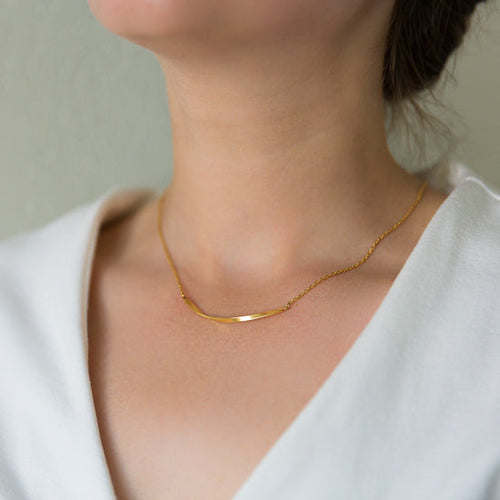 Load image into Gallery viewer, Arvo Mobius Bar Necklace - Gold by Arvo

