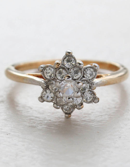 Load image into Gallery viewer, Vintage Rose and Amethyst Austrian Crystal Star Ring 18k Yellow Gold Electroplate Made in the USA by PVD Vintage Jewelry
