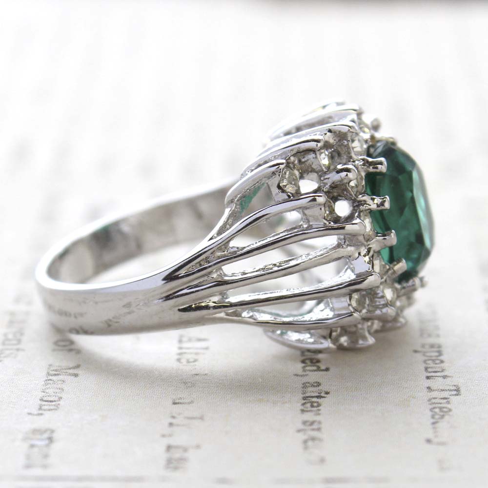 Vintage Emerald Green Crystal Cabochon Stone & Clear Crystal Ring in 18kt Yellow Gold Electroplate by PVD Vintage Jewelry