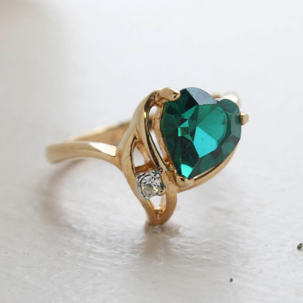 Vintage Jewelry Emerald Austrian Crystal Heart Ring 18k Yellow gold Electroplated Made in the USA by PVD Vintage Jewelry