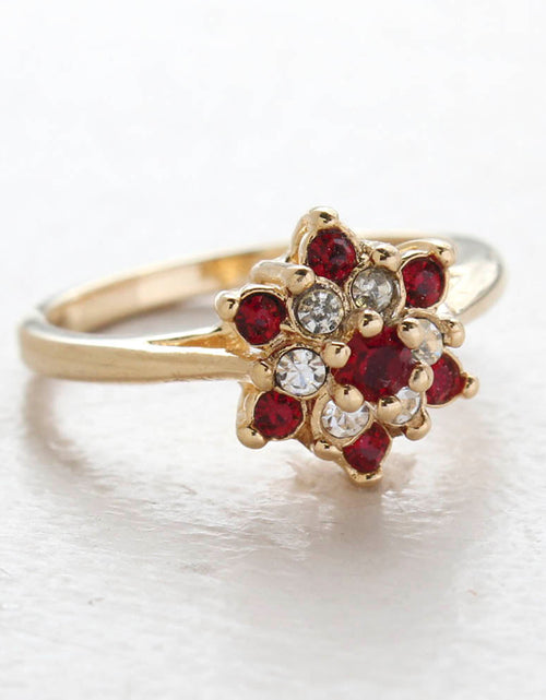 Load image into Gallery viewer, Vintage Rose and Amethyst Austrian Crystal Star Ring 18k Yellow Gold Electroplate Made in the USA by PVD Vintage Jewelry
