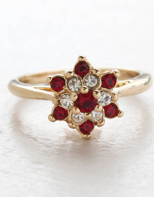 Load image into Gallery viewer, Vintage Rose and Amethyst Austrian Crystal Star Ring 18k Yellow Gold Electroplate Made in the USA by PVD Vintage Jewelry
