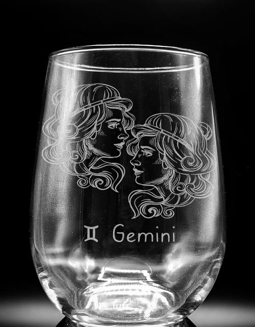 Load image into Gallery viewer, ZODIAC Wine Glasses by LumEngrave
